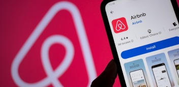 Airbnb的“服务类”新产品：距离高频是更近还是更远？