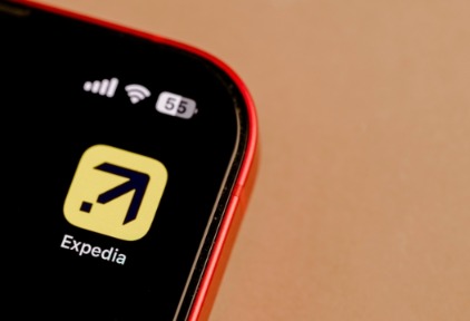 Expedia Q1财报洞察：最逆风的OTA，用AI重夺话语权
