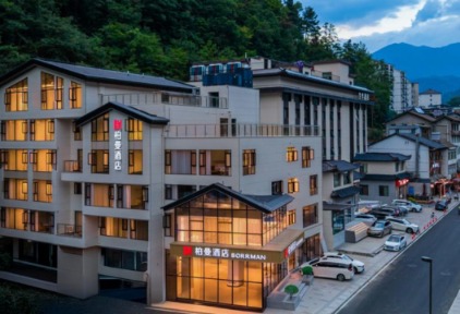 https://img.traveldaily.cn/images/202509/c68e5ab71740cc0e.jpg