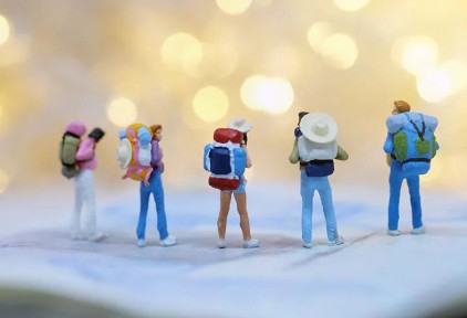 对5A祛魅的年轻人，在景区排队“调戏”NPC