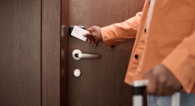 降本屠刀砍向供应链，酒店集团玩命“卷利润”