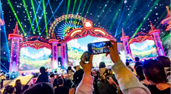 主题乐园里，亲子流量如何变成全龄消费？