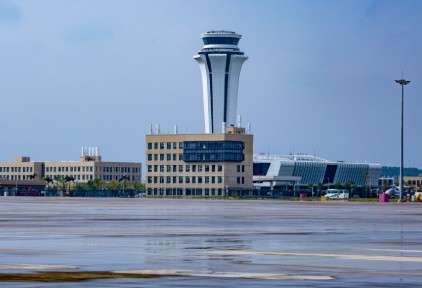 外航开辟新航线，押注冷门小城