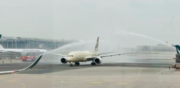 土豪外航，再开中国航线