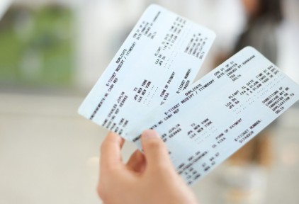 “八折机票团购”背后：电诈洗钱+杀猪盘？