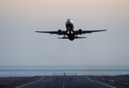 客运航线砍剩1条，这座机场反而笑了