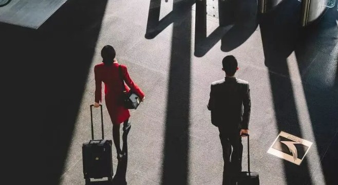 酒店毕业生扎堆当空乘？