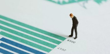 Expedia Q4财报：AI变局下，B2B能协助撑住佣金体系吗？