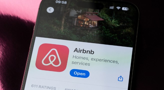 亮眼数字背后的焦虑:Airbnb Q4财报解读