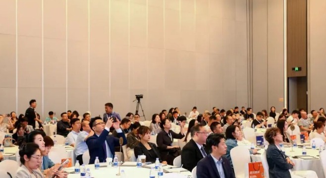激荡变革下，中国商旅与酒店行业如何重拾增长？